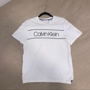 Calvin Klein Tee, M in Men